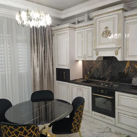 Apartment Luxury Near National In Chishinau