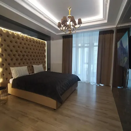 Luxury Near National In Chishinau Lägenhet *